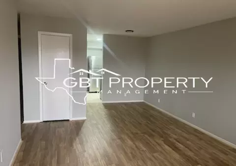 1100 S Main St, Shamrock, TX 79079