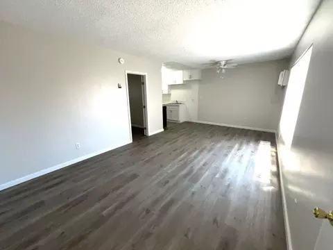 7555 Winnetka Ave, Los Angeles, CA 91306
