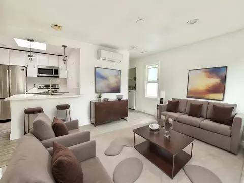 850 N Van Ness Ave, Santa Ana, CA 92701