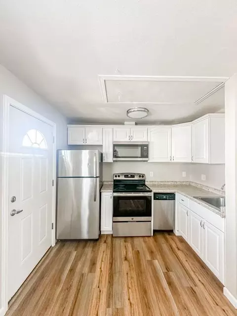 2007 Carleton Way NE, Salem, OR 97301