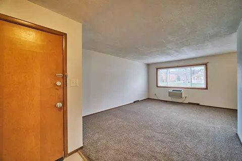 25701 Lake Shore Blvd, Euclid, OH 44132