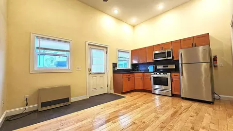 252 North St, Burlington, VT 05401
