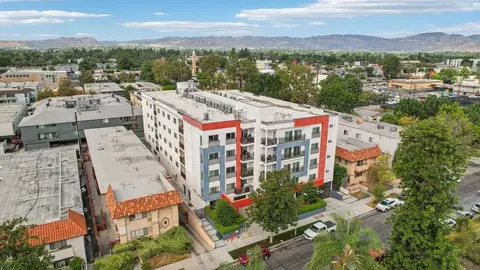 7043 Jordan Ave, Los Angeles, CA 91303