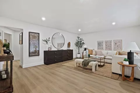 15501 Pasadena Ave, Tustin, CA 92780
