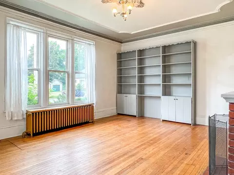 301 N 4th St, Marquette, MI 49855