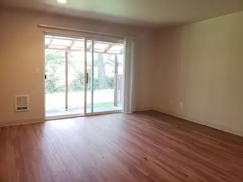 2001 Garden Ave, Eugene, OR 97403 photo 2