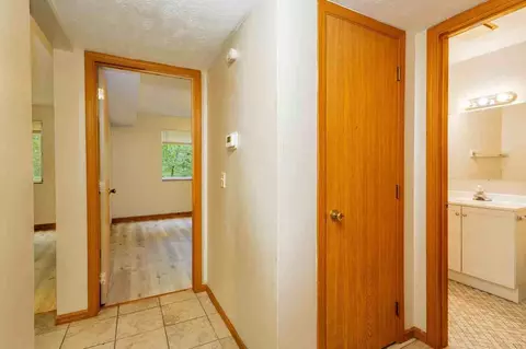 3915 N 70th Cir, Omaha, NE 68104