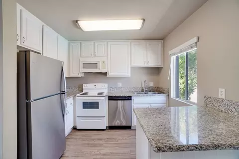 5476 Kiowa Dr, La Mesa, CA 91942