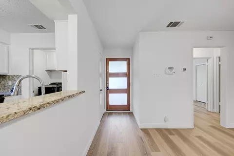 2106 Nickerson St, Austin, TX 78704