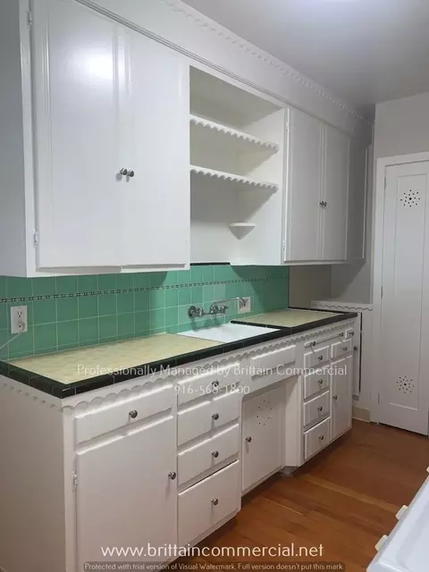 1706 11th St, Sacramento, CA 95811