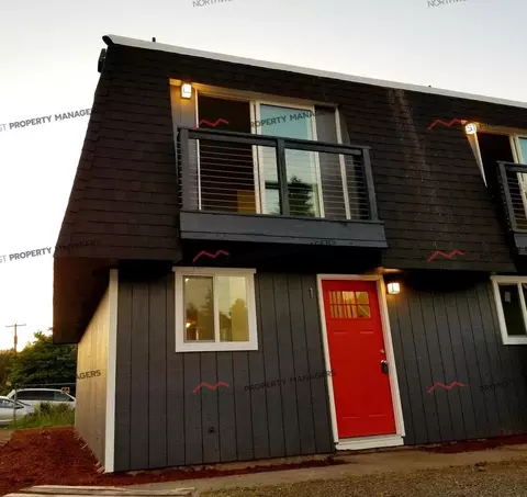 109 S 5th St, Toledo, WA 98591