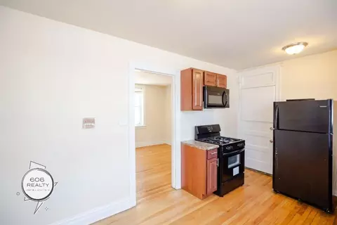5017 W Cermak Rd, Cicero, IL 60804