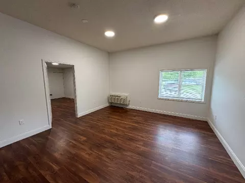 201 Sewanee St, Harriman, TN 37748