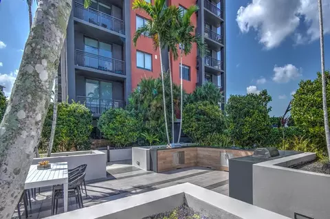444 NE 7th St, Fort Lauderdale, FL 33304 photo 9
