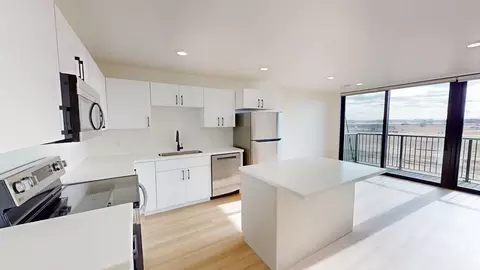 2401 E Country Club Cir, Brandon, SD 57005 photo 12