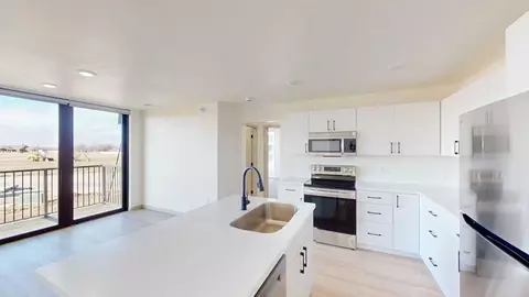 2401 E Country Club Cir, Brandon, SD 57005 photo 9