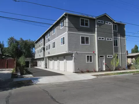8049 SE Center St, Portland, OR 97206