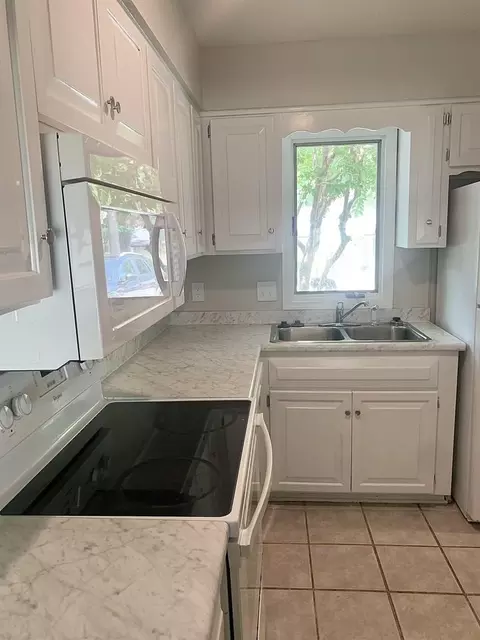 200 Holly Pines Dr, Pinehurst, NC 28374
