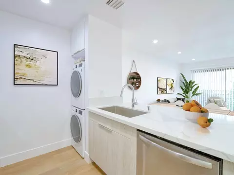1806 N Berendo St, Los Angeles, CA 90027
