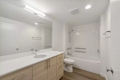 9736 Greenwood Ave N, Seattle, WA 98103 photo 9