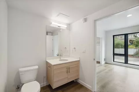 9736 Greenwood Ave N, Seattle, WA 98103 photo 12