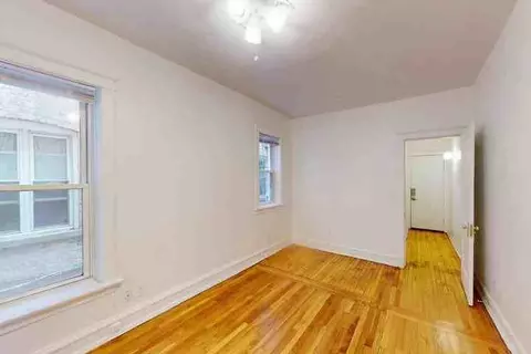 5049 S Drexel Blvd, Chicago, IL 60615