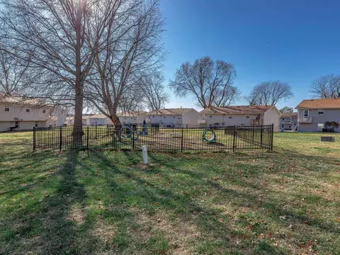 611 NE Ridgeview Dr, Lees Summit, MO 64086 photo 18
