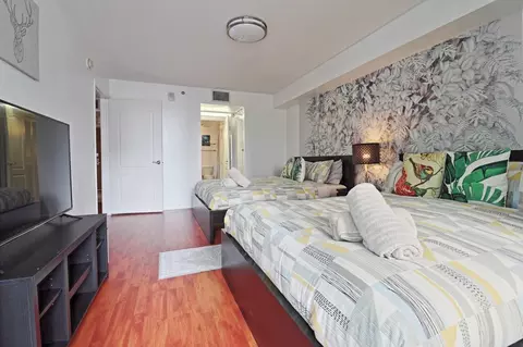 Brickell Bay Dr, Miami, FL 33131