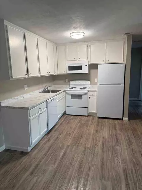 2080 W La Loma Dr, Rancho Cordova, CA 95670