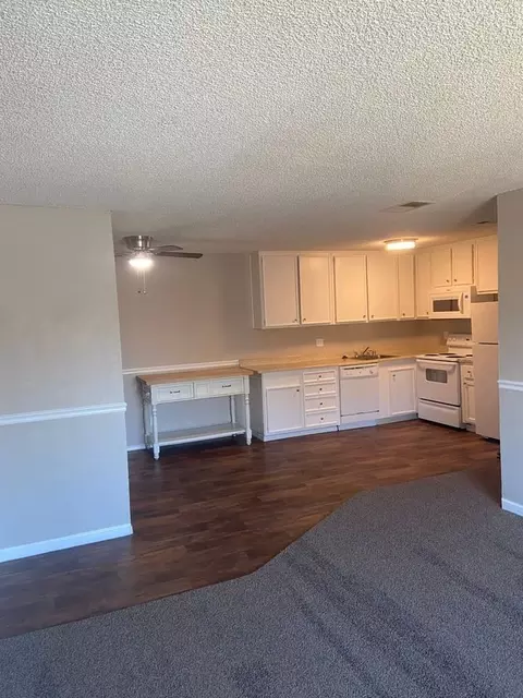 2080 W La Loma Dr, Rancho Cordova, CA 95670