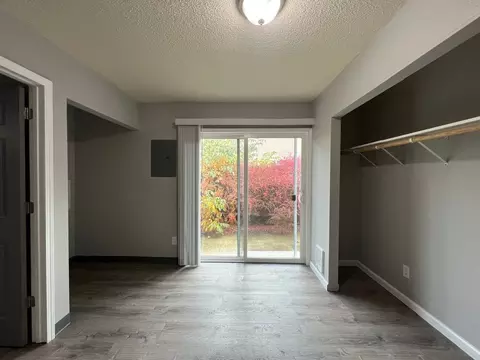 746 SE 187th Ave, Portland, OR 97233 photo 5
