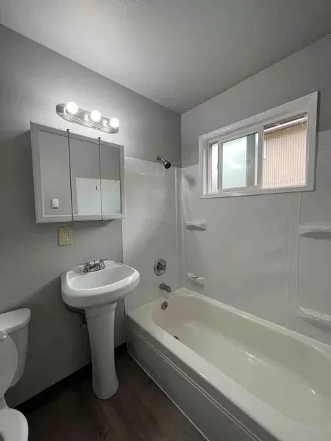746 SE 187th Ave, Portland, OR 97233 photo 8
