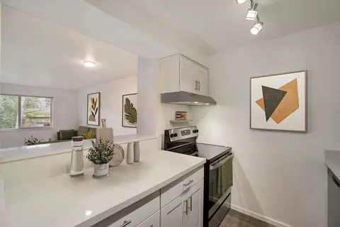 3022 NE 140th St, Seattle, WA 98125
