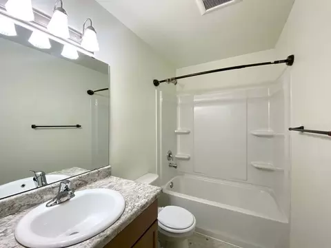 12502 Addison St SW, Lakewood, WA 98499