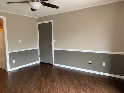 Laclede St, Lebanon, MO 65536