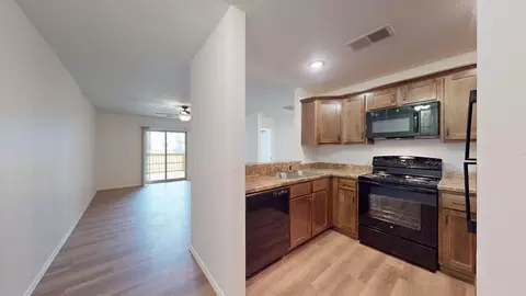 Laclede St, Lebanon, MO 65536