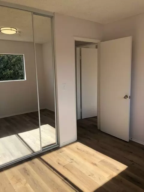840 W Colden Ave, Los Angeles, CA 90044 photo 3