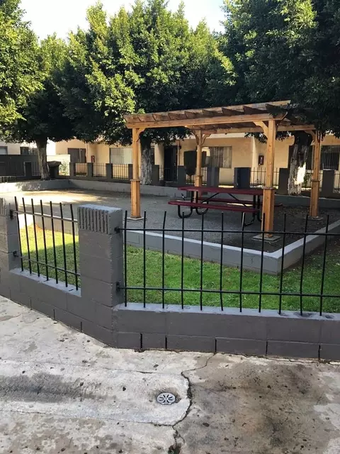 840 W Colden Ave, Los Angeles, CA 90044 photo 6
