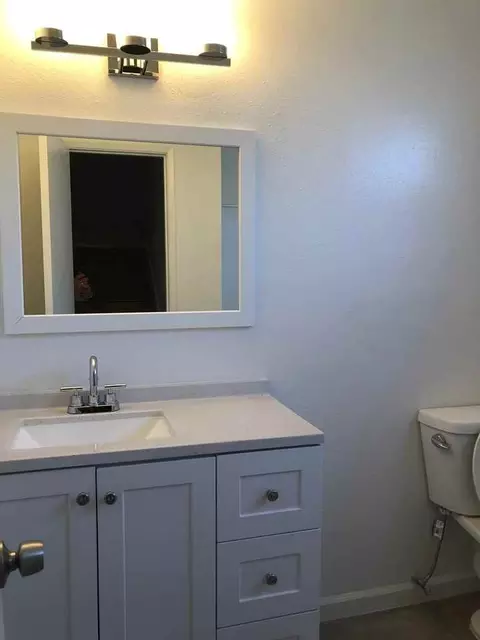 840 W Colden Ave, Los Angeles, CA 90044 photo 2
