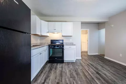814 S 27th St, Omaha, NE 68105