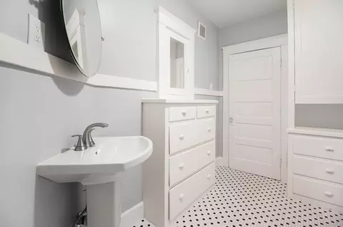 1316 E 3rd St, Long Beach, CA 90802 photo 17