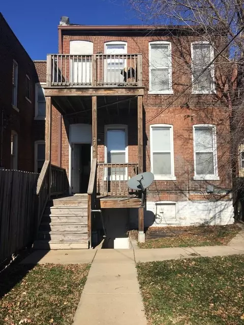 2710 Armand Pl, Saint Louis, MO 63104