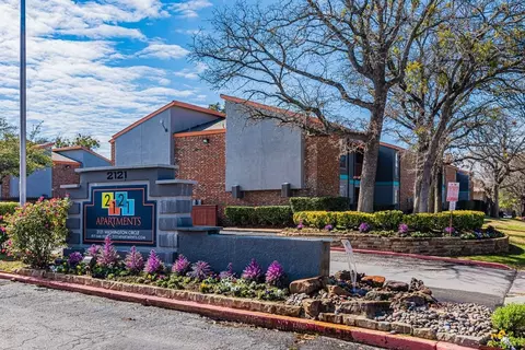 2121 Apartments, Arlington, TX 76011