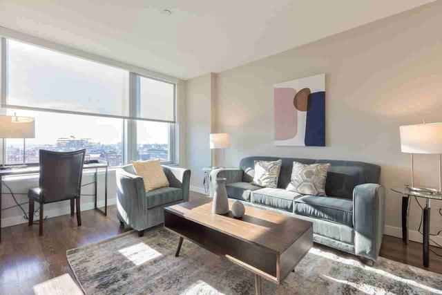 120 Kingston St, Boston, MA 02111
