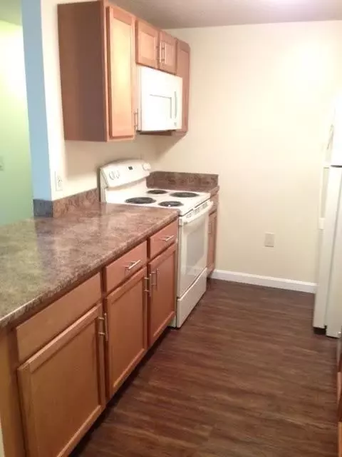 10 Center St, Merrimack, NH 03054