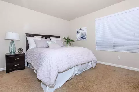 445 W Nees Ave, Fresno, CA 93711