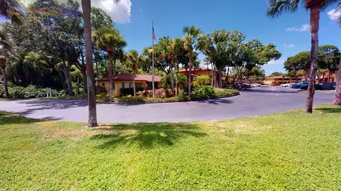 701 E Bay Dr, Largo, FL 33770 photo 19