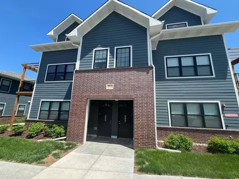 6108 Coventry Dr, Elkhorn, NE 68022
