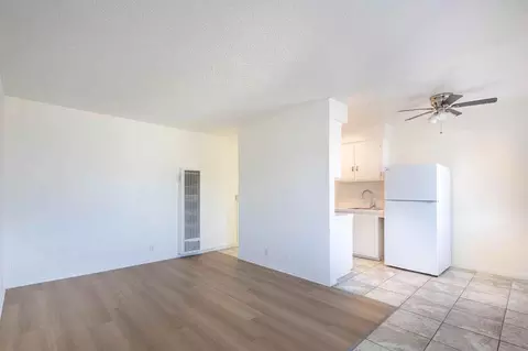 11941 Acacia Ave, Hawthorne, CA 90250
