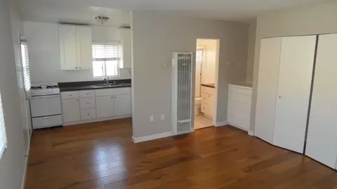 174 Monte Vista Ave, Costa Mesa, CA 92627